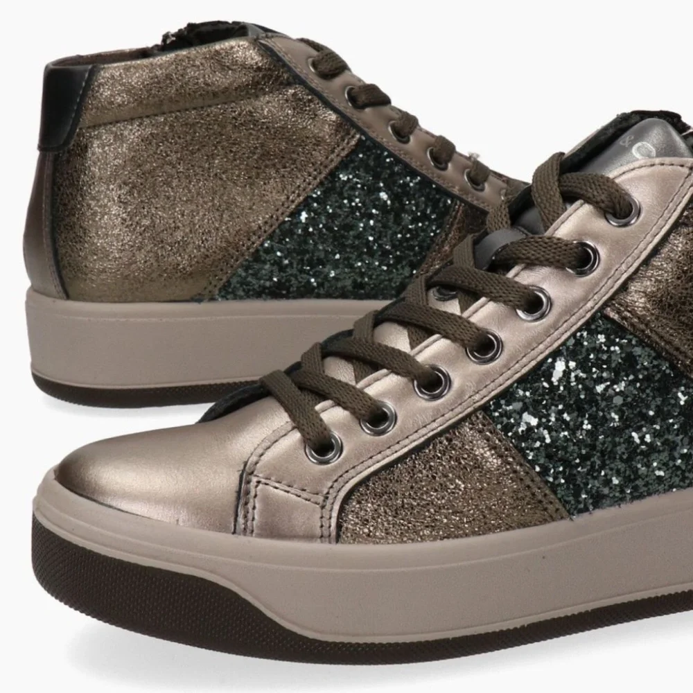 NWOT IGI&CO Sneakers with Golden Leather and Silver Glitter Detail Size‎ EU 36